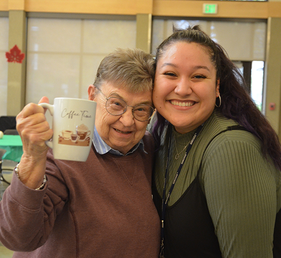 لافتة الحرم الجامعي تحمل شعار غوزاغا مع نص يقرأ: اكتشف هدفك